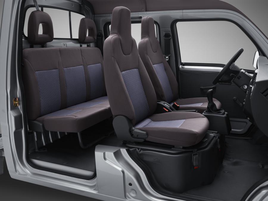 Интерьер WuLing Sunshine Double Cab Pickup (LZW1027) 2015 года  (фото 2 из 2)